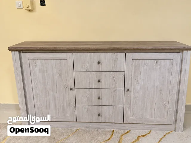 طاولة بوفية