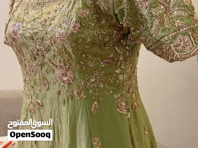 لبس هندي تفصيل انلبس مره وحده فقط مع كامل الاكسسوارات 12 بنجري وعقد رقبه وتراكي ودينار الشعر