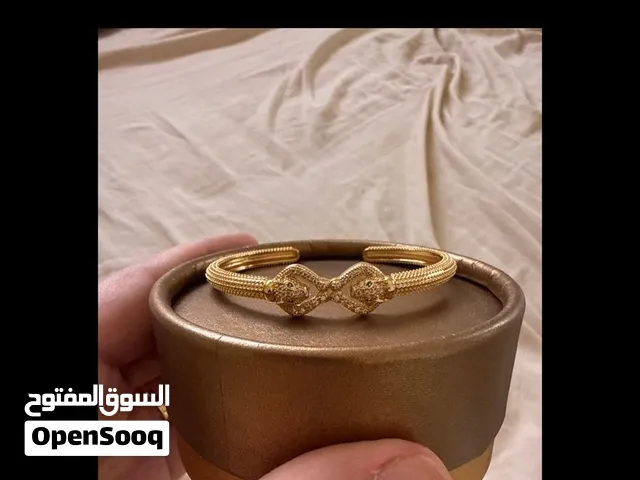 طقم خواتم و أساور فاخر جديد