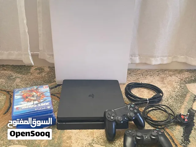 بلايستيشن 4 برو للبيع + جهازين + 5 اشرطة