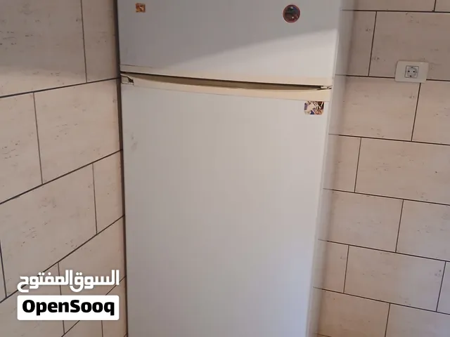 ثلاجه اريستوان للبيع