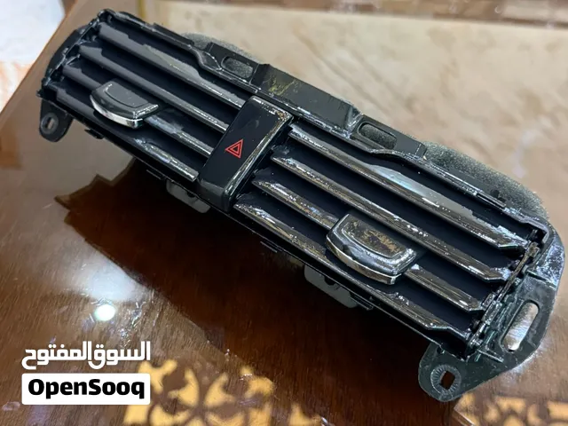 فتحات مكيف وسطي