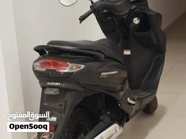 دراجه زوزوكي  موديل 2022 نظيفه جدا