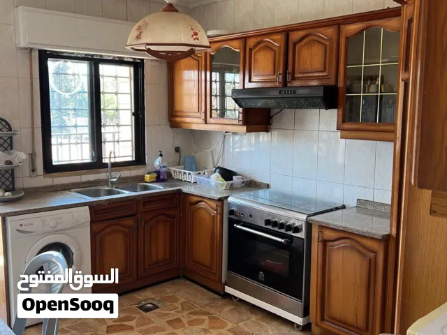 شقة مفروشة للإيجار مقابل البوابة الشمالية لجامعة اليرموك