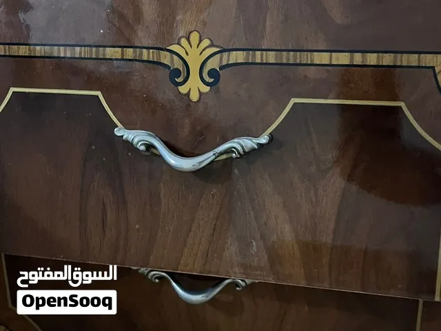 الدولاب و الكوماندينو مستعملات اما الكرسي جديد نيو بسعر التخفيض
