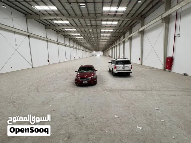 مستودع للإيجار مساحة 60 الف قدم