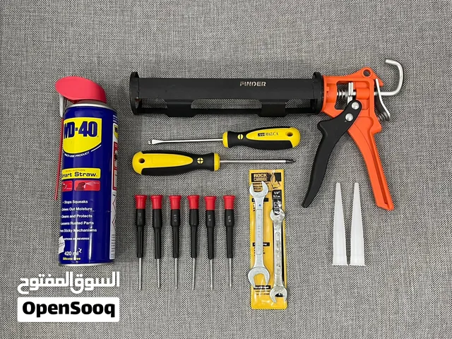 عدة يدوية جديدة تقريباً مع قنينة مزيل الصدأ Almost New Hand Tools with Rust Removal Spray Bottle