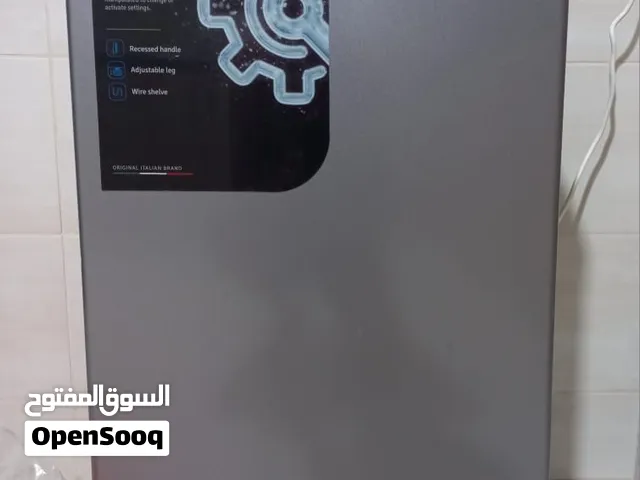 ثلاجة Evololi بحالة ممتازة – استعمال شهرين فقط