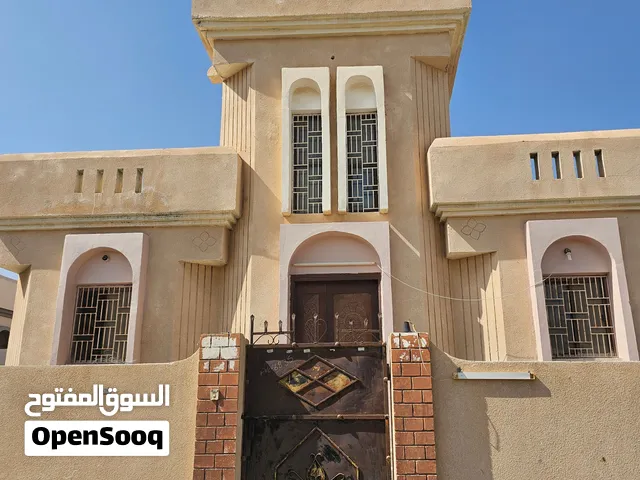 200 m2 3 Bedrooms Townhouse for Rent in Al Batinah Rustaq