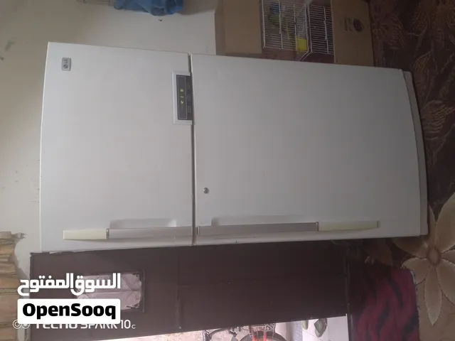 متاح ثلاجة نوع ل جي استعمال بسيط جدا للبيع اقرء الوصف