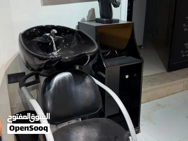 تصفية اغراض صالون نسائي كل شي معروض فالصور للبيع