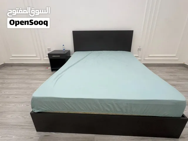 للبيع: غرفة نوم بلون أسود ( ونجي ) – بحالة جيده