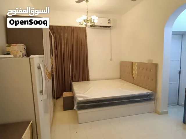 غرفه مفروشة فرش جديد فى العذيبه قريب جميع الخدمات