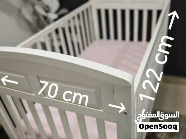 Juniors Spencer Crib with Adjustable Height (includes mattress)