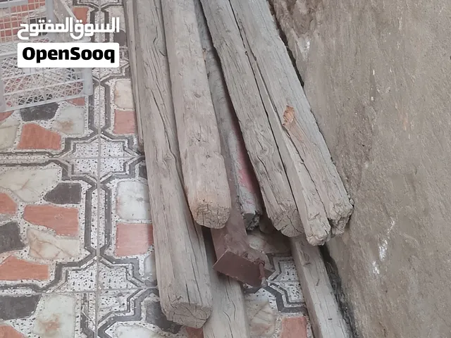 براميل عدد 2 وسيور خشب طول 5متر عدد 7