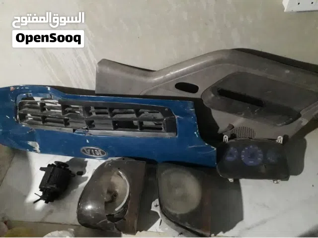 قطع بنجو كريستال شطب بطانة باب وتابلوا عددات وضوين وغطاء امامي  ودينموا كله شطب