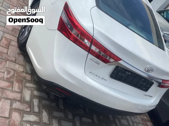 تيوته افالون 2014