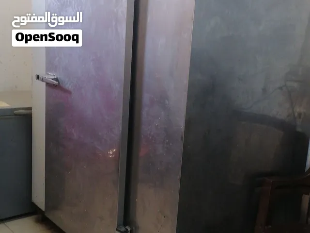 ثلاجه تبريد لحوم لمحلات الجزاره.حاله ممتازه فابريكا استانلس بره وجوه .ماتور فرنساوي حصان ونص