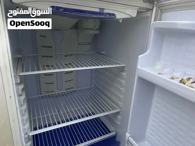 ثلاجة للبيع بسعر 70 دينار