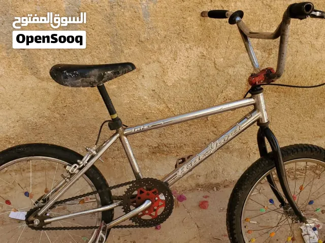 بسكليت أمريكي ما بده بس بده كوشوكه مكانك تمشي عليها شوي .......