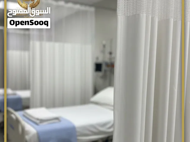 برادي المستشفيات والعيادات ذات جودة  عالية وعملية بتفصيل حسب الطلب مطابقة للمعاير الصحية