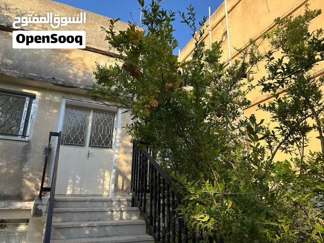 بيت مستقل للبيع أو للإيجار في السلط – منطقة القلعة/الخندق