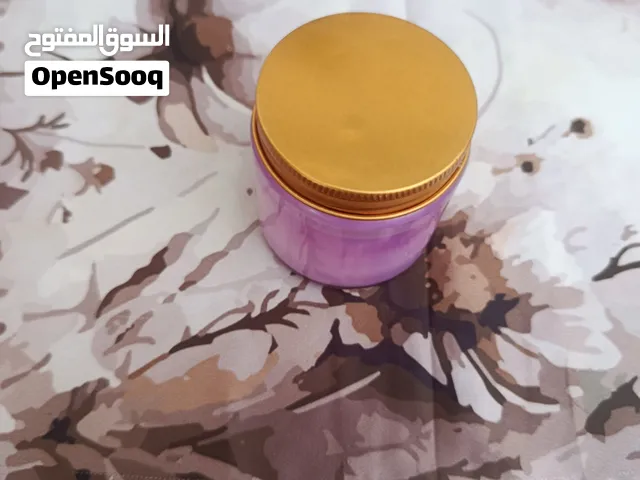 شمعة بنفسجيه رخاميه من ماركة fullful متوسطه الحجم معطرة برأىحة الحمضيات