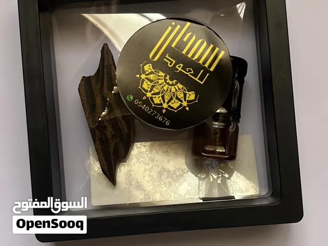 دهن عود فاخر وعطور زيتية فاخرة