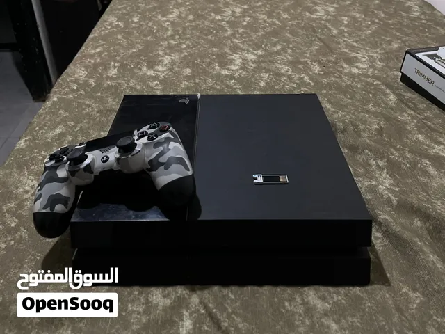 Ps4 flash excellent état 1tb + 13 jeux prix fix