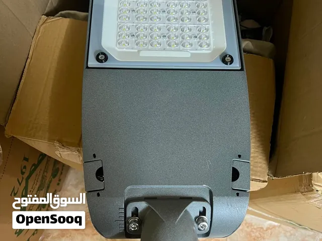 5 كشافات من الإمارات