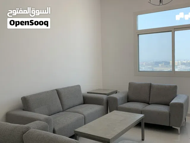 طقم كنبات مع الطاولات بحالة ممتازة