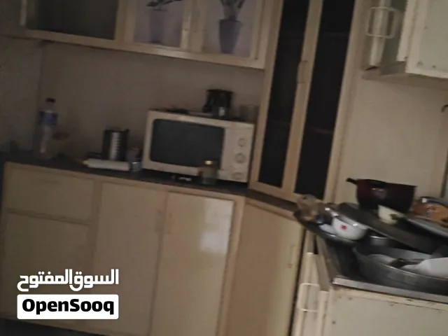 للبيع رفوف مطبخ متكامله نضيفه