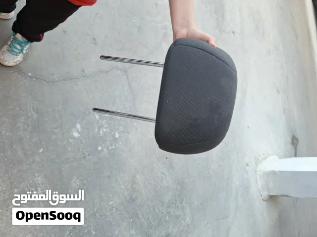 مساند كراسي أكسنت بحالة الوكالة كما بالصورالمرفقة