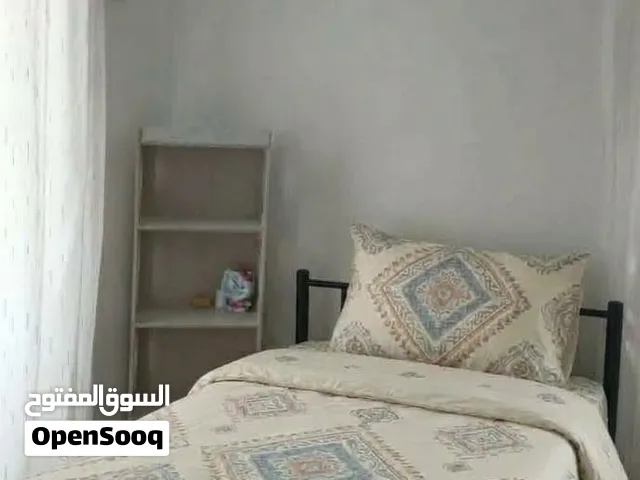 النوع: جرباية فردي (نفر واحد)  الحالة: نظيفة وما بيها أي كسر أو عيب، استخدام (قليل / نظيف جداً).