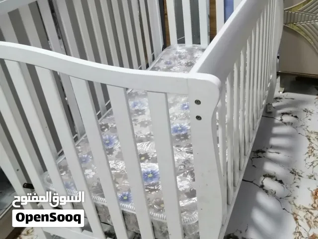 سرير اطفال
