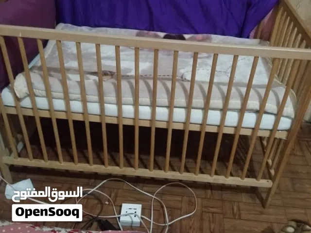 سرير اطفال مع الفرش ماركة عالميه من بريطانيا