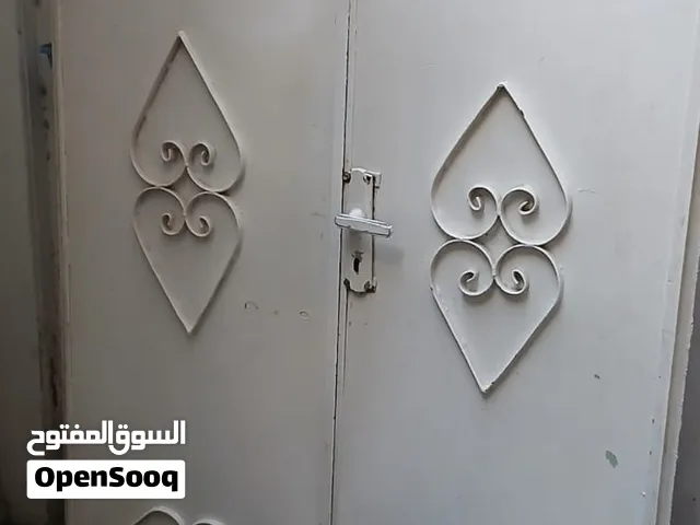 باب حديد ثقيل بدون حلق مقاس 110*200بحالة جيدة