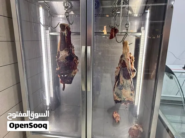 عارضات لحوم للبيع
