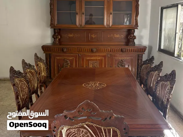 طقم سفرة كلاسيكي فاخر من خشب الزان الأصلي، عمره حوالي 50 سنة، صناعة قديمة متينة وثقيلة،