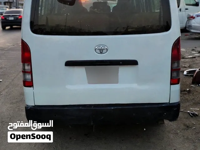 تويوتا هاي ايس 2015 بحالة ممتازة