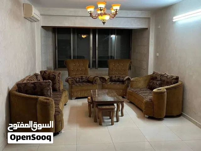 شقة مفروشة فخمه للايجار  في نابلس ، متوفر بجانبها جميع الخدمات