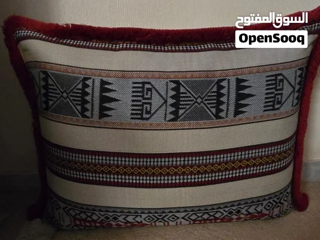 تكي ( مخدات) أرضيه