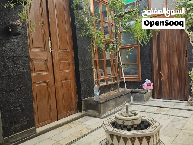 للبيع منزل عربي 5 نجوم مرمم حديثا 5 غرف جاهز للسكن والتسليم . ممكن تحويلة مشروع تجاري