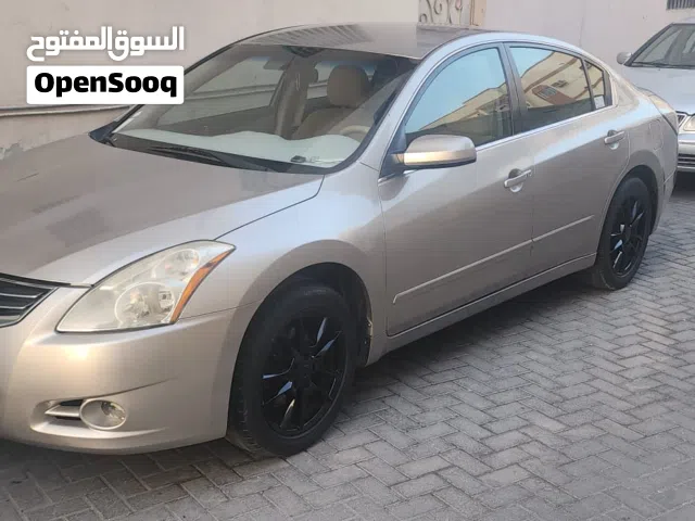للبيع سياره. نيسان التيما  مديل 2012 ماشيه 280 الف قابله للزياده  مسجله مبيه 2_2027 المكينه.. اوك...