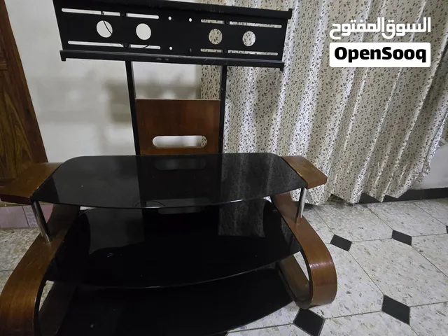 للبيع ميز تلفزيون مع ستاند حمل شاشة السعر 40 وبي مجال