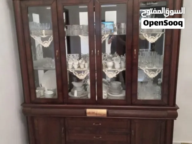 بوفي نظيف مستعمل عرض 1،80
