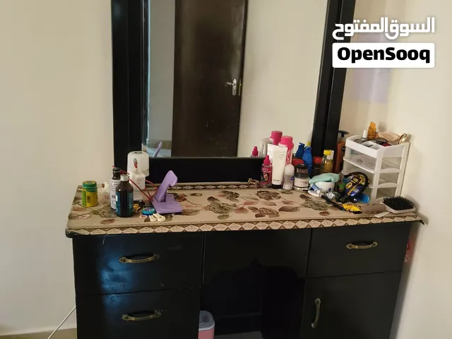 Dressing table big with mirror and drawers