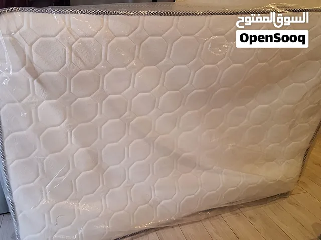 فرشة فرد ونص شبه جديدة
