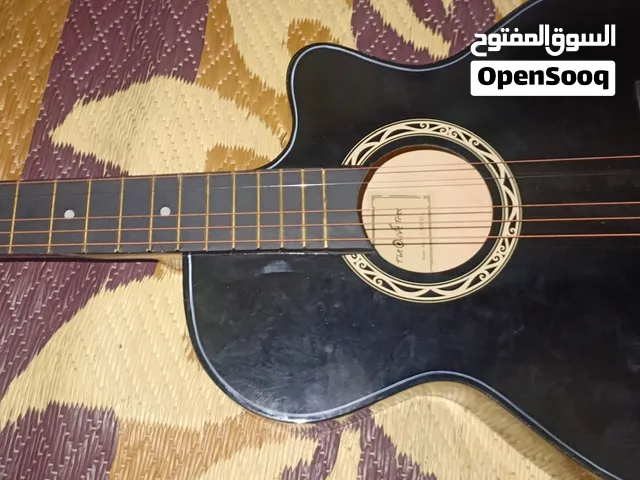 جيتار اسود