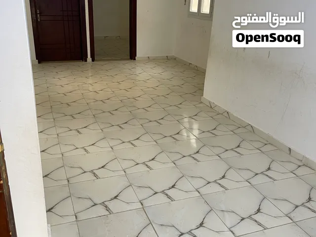 شقة للإيجار 2000 اليثي شارع قاعة البهجه مطلوب عائلة أجانب